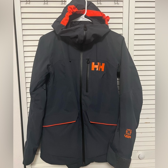 Helly Hansen Jackets & Blazers - Like New Helly Hansen Women’s Small Powderqueen Insulated Ski/Snowboard Jacket